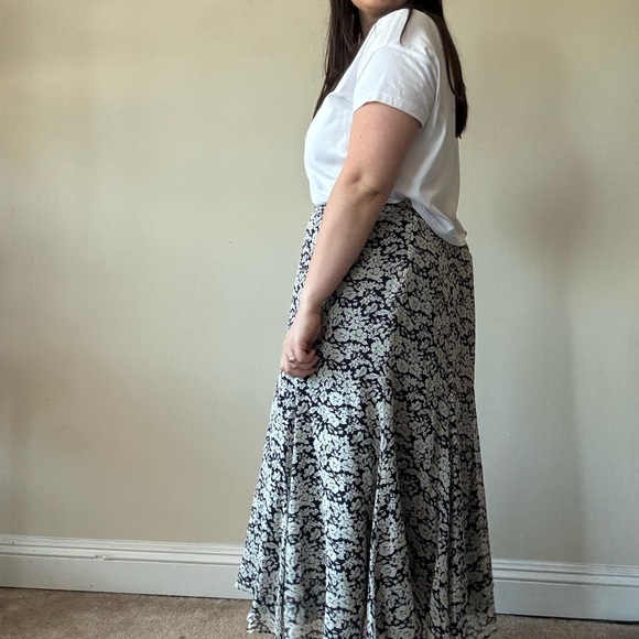 Ralph Lauren Floral Silky Skirt - Picture 3 of 9